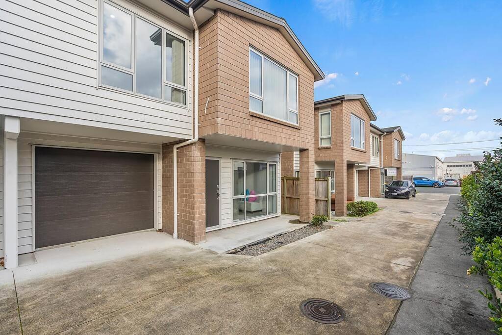 Airport & City At Your Doorstep! The Central Charm Auckland Esterno foto